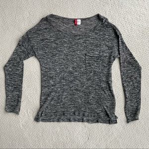 🏷🚨ALL ITEMS $6 or less BUY 2 get 1 FREE! 🚨🏷 H&M light weight sweater